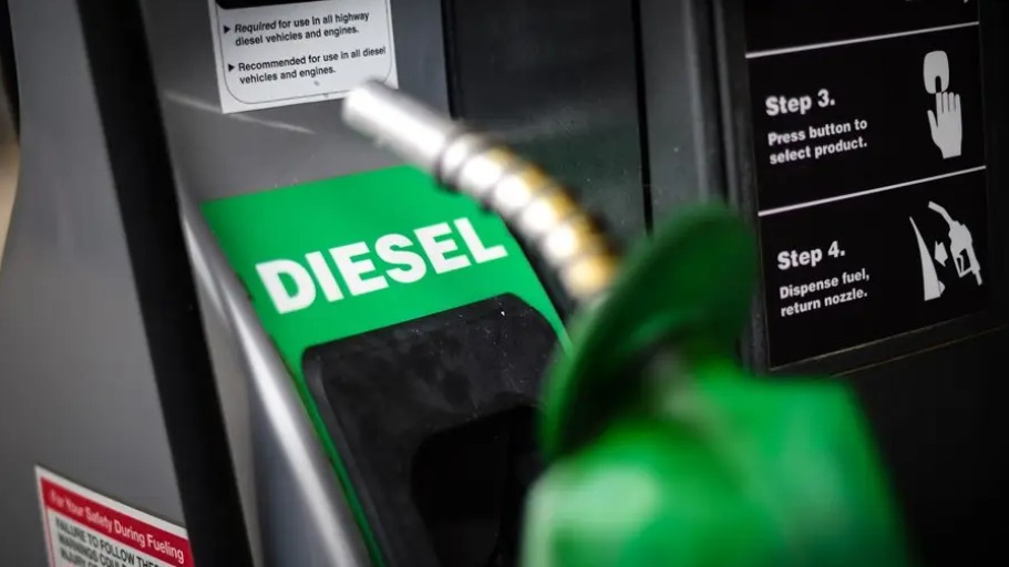 Aumento da mistura de biodiesel ao diesel encarece frete e aumenta poluição, aponta CNT